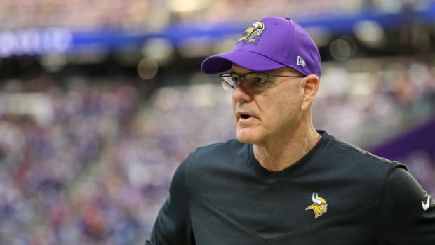 Vikings defensive coordinator Ed Donatell.